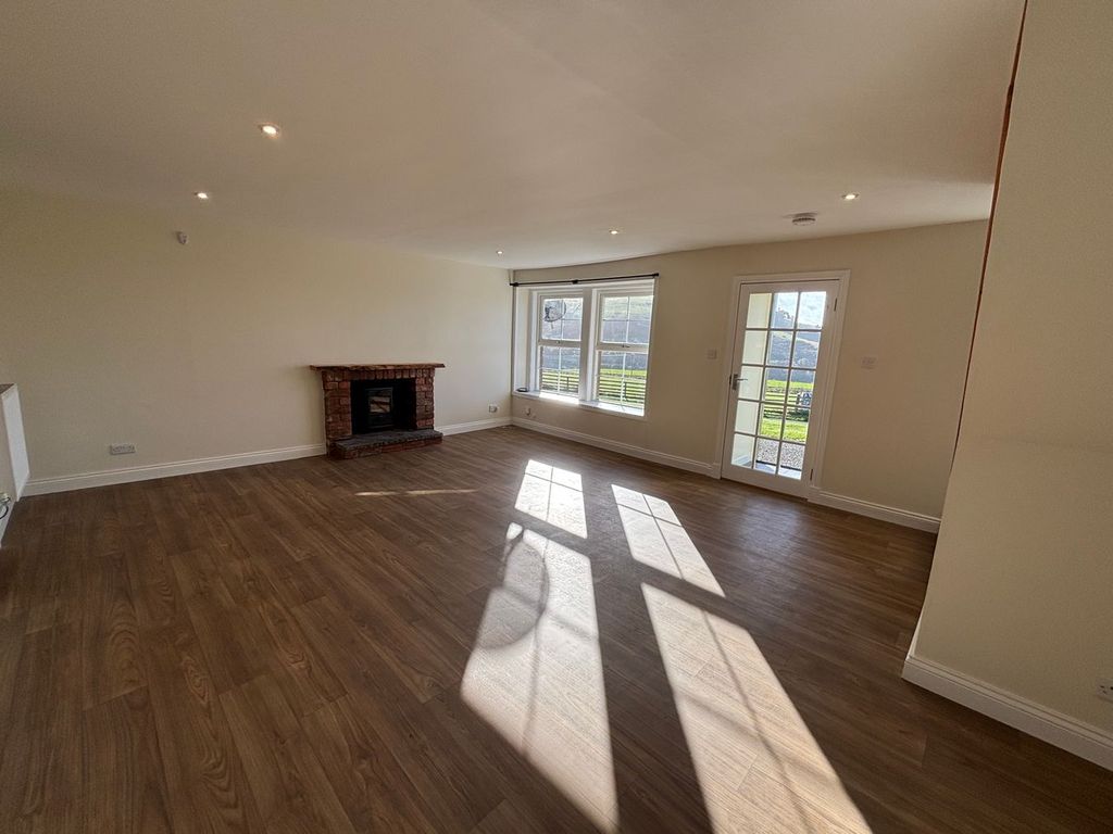 Property photo 3 of 41