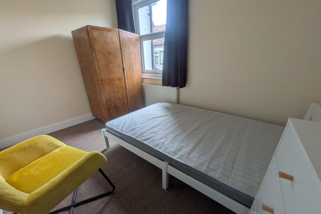 Property photo 1 of 11 (Main)