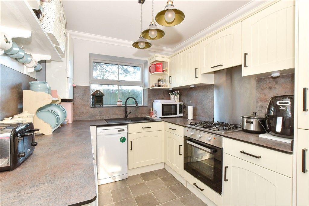 Property photo 2 of 17 Kitchen