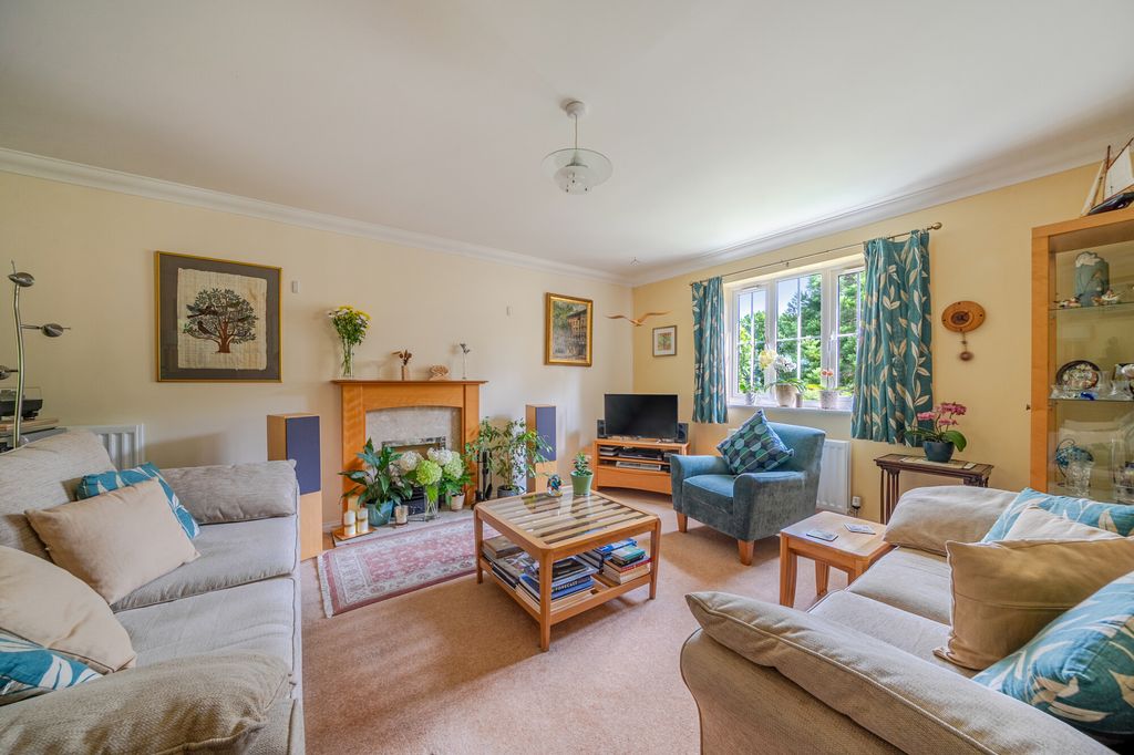 Property photo 2 of 17