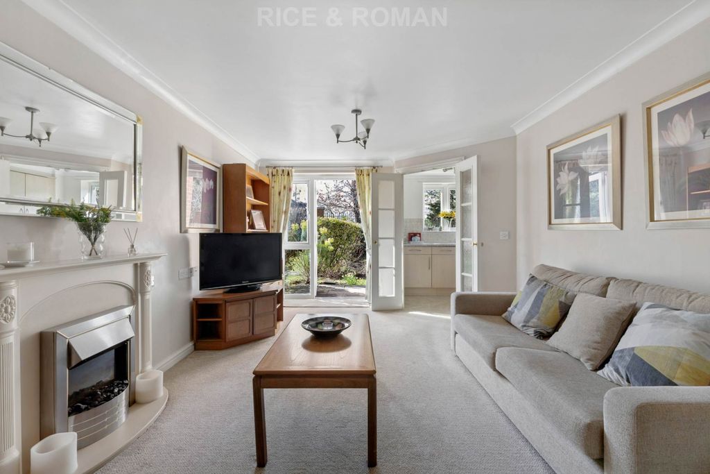 Property photo 2 of 14