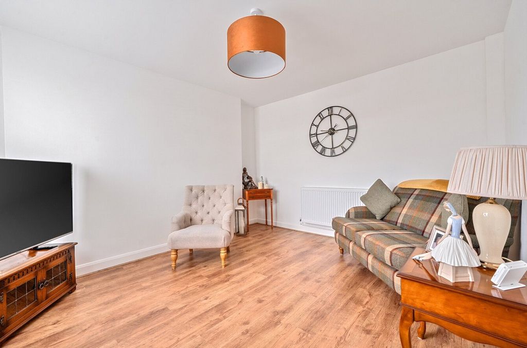 Property photo 3 of 23 Picture No. 15