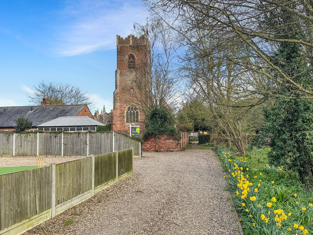 Property photo 2 of 39