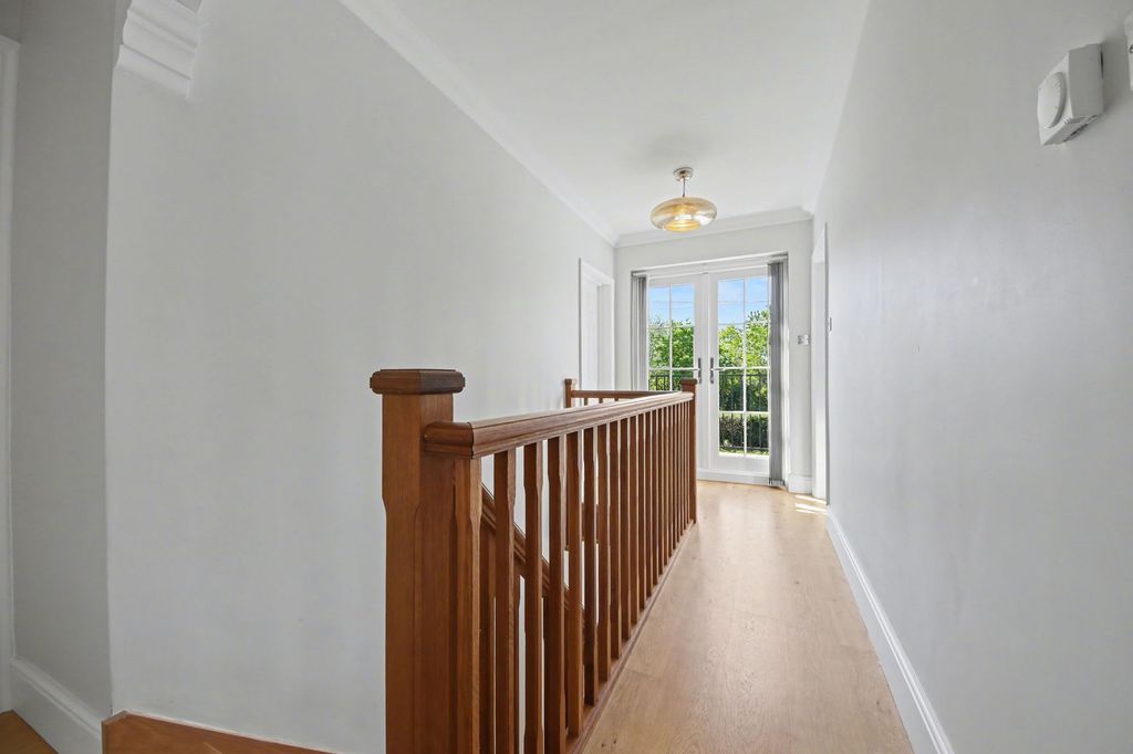 Additional image 13 of 4 bed detached house for salePortsmouth Road, Southampton SO19