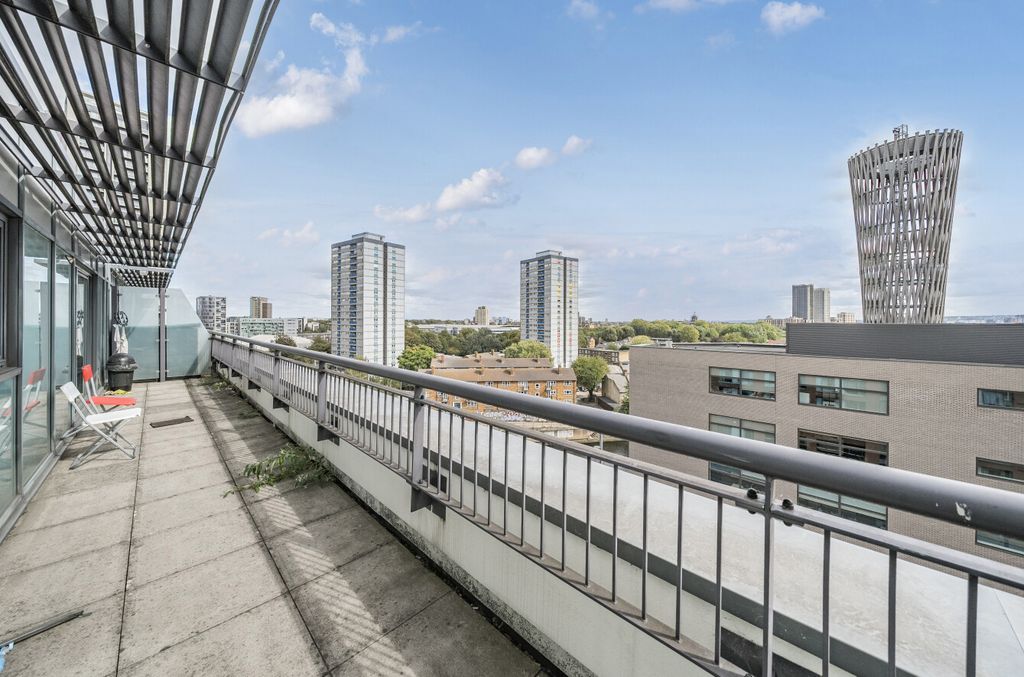 Property photo 2 of 17 1355543-14-68c960...