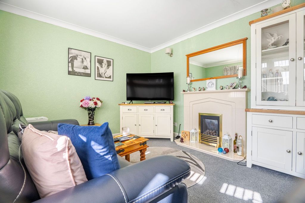 Property photo 3 of 15