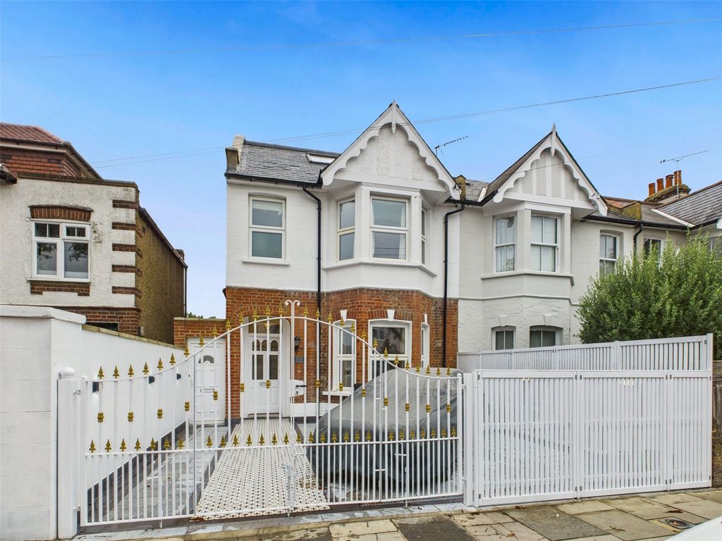 Property photo 1 of 21 Picture No. 08