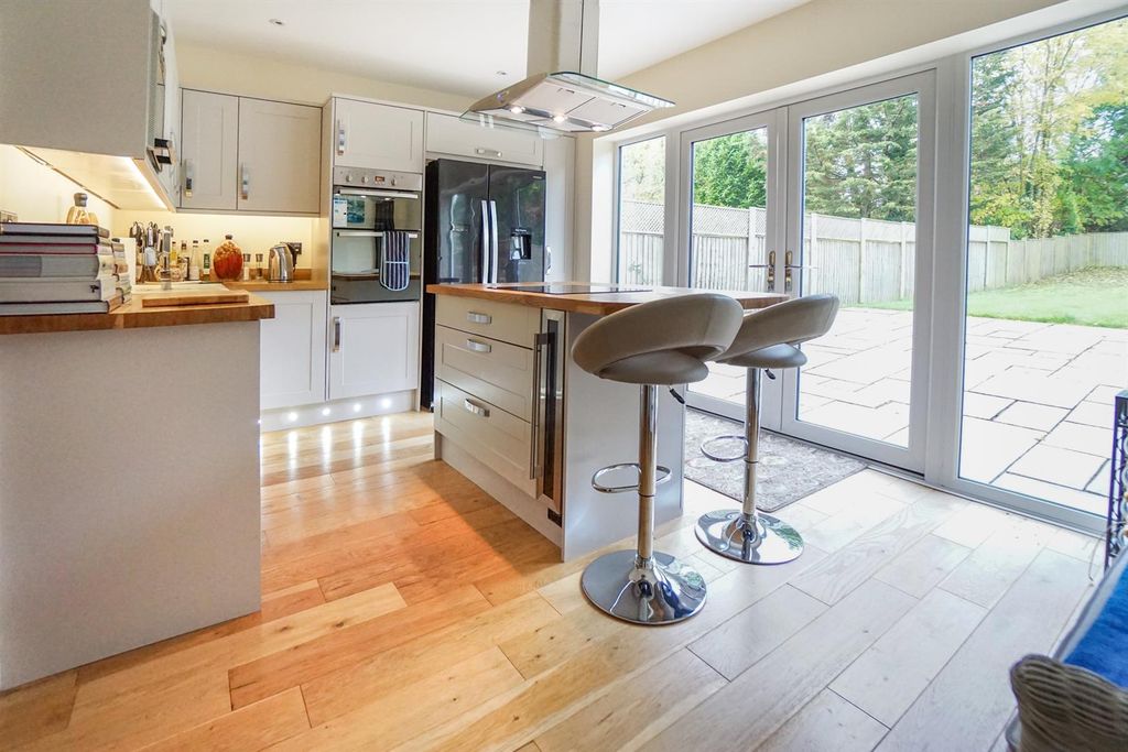 Property photo 3 of 23 Kitchen Diner