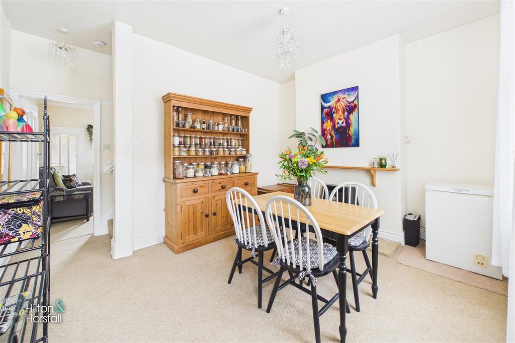 Property photo 3 of 15 Clarence Street