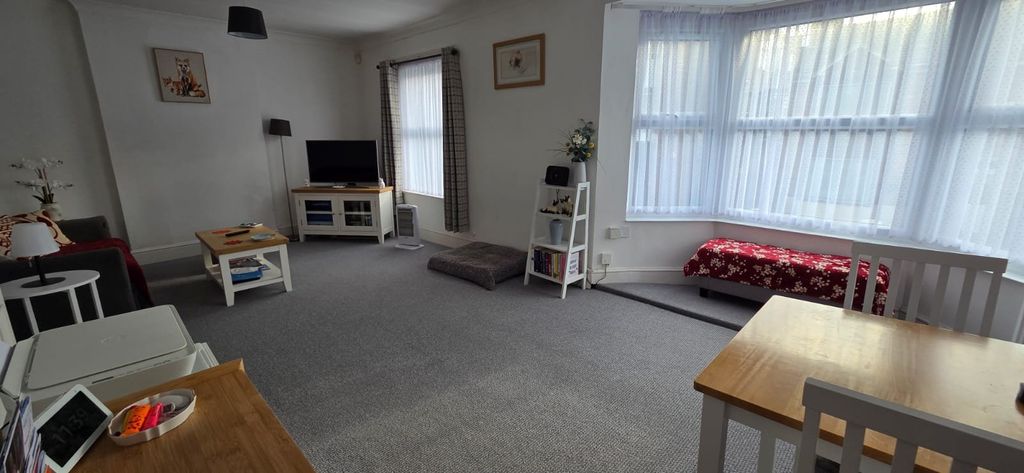 Property photo 3 of 9 Picture 3