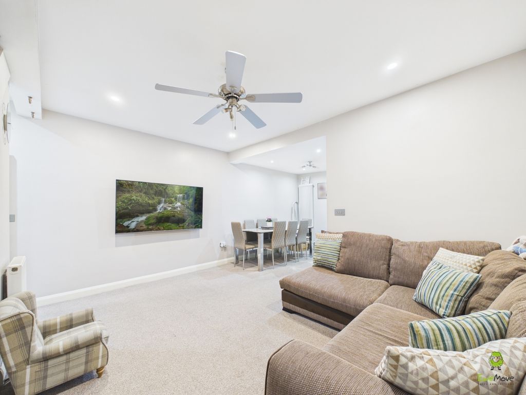 Property photo 3 of 14 Cam02615G0-Pr0171-Still007