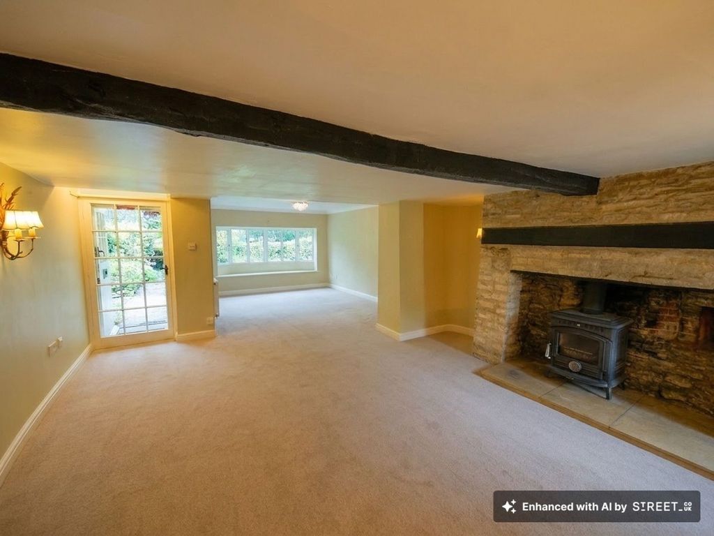 Property photo 2 of 26