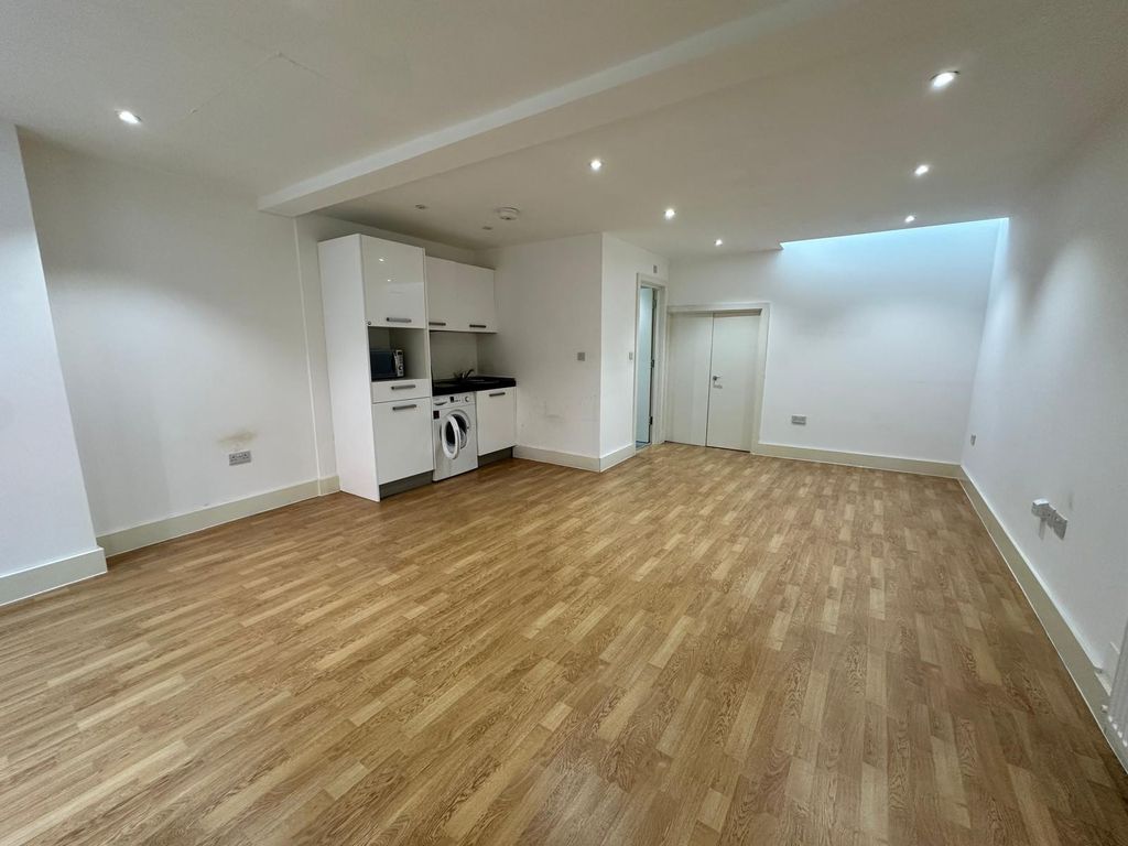 Property photo 2 of 3