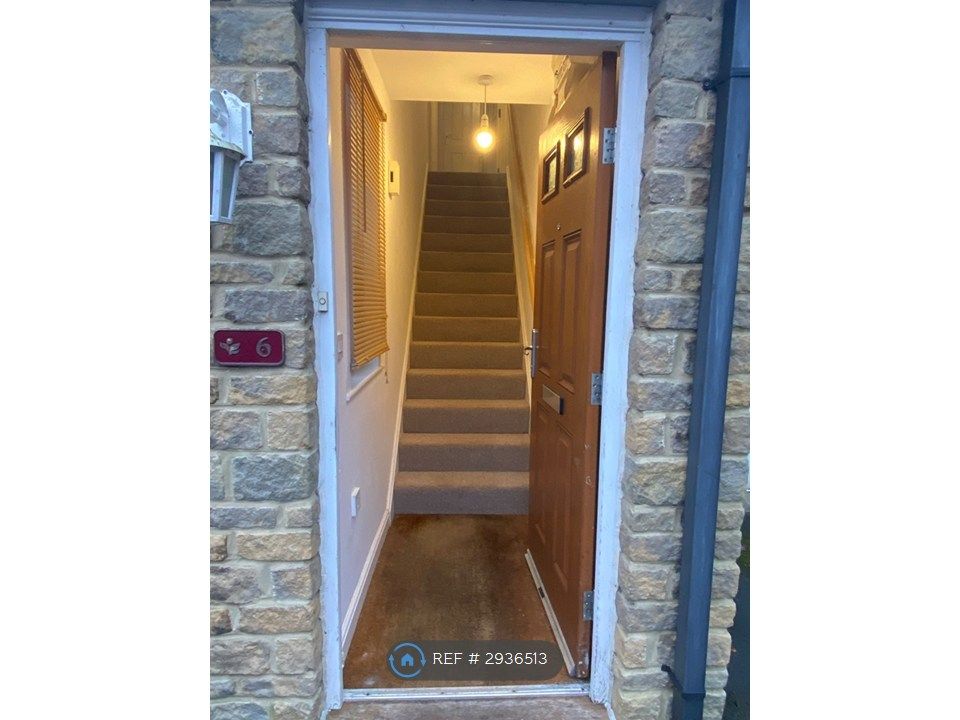 Property photo 2 of 9 Entrance