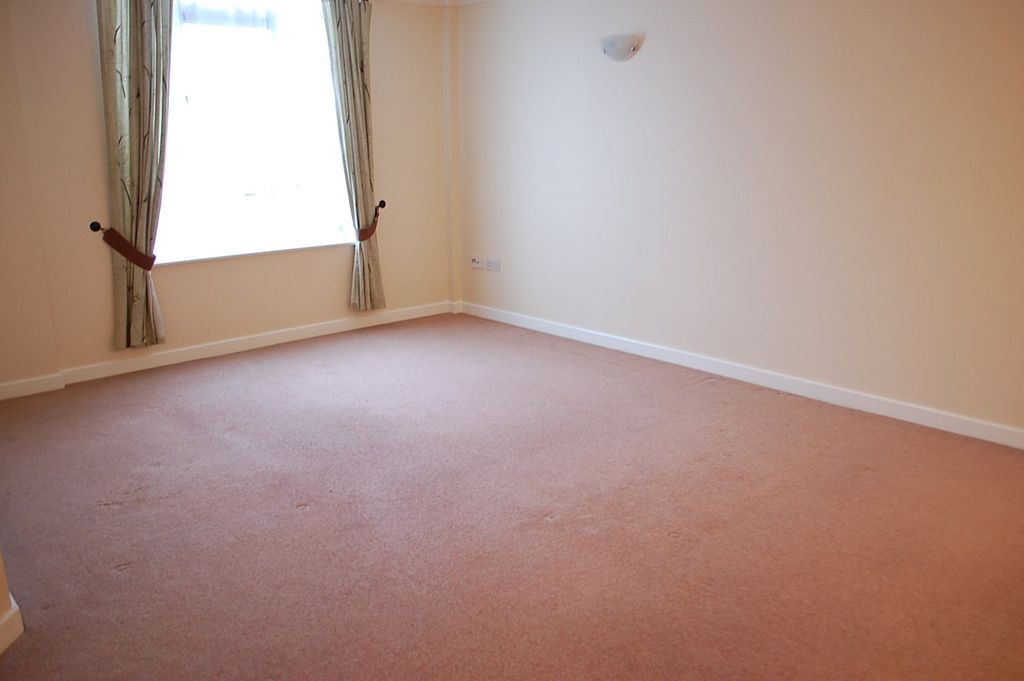 Property photo 3 of 10 Picture No. 05