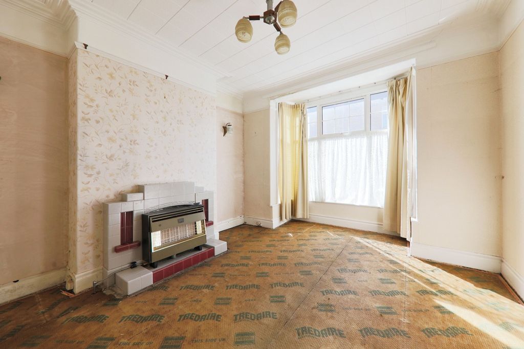 Property photo 2 of 9 3958464