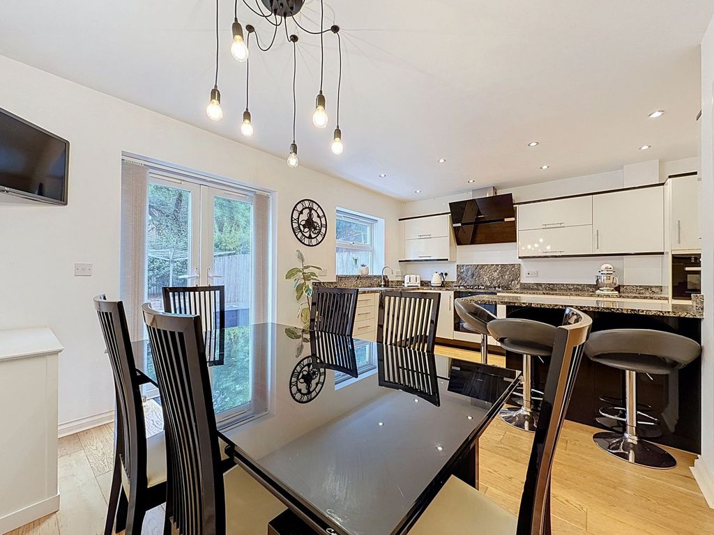 Property photo 3 of 32 Open Plan Kitchen / Dining Room