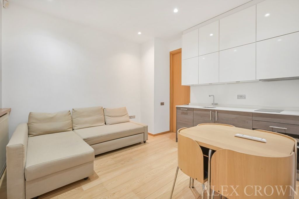 Property photo 3 of 18