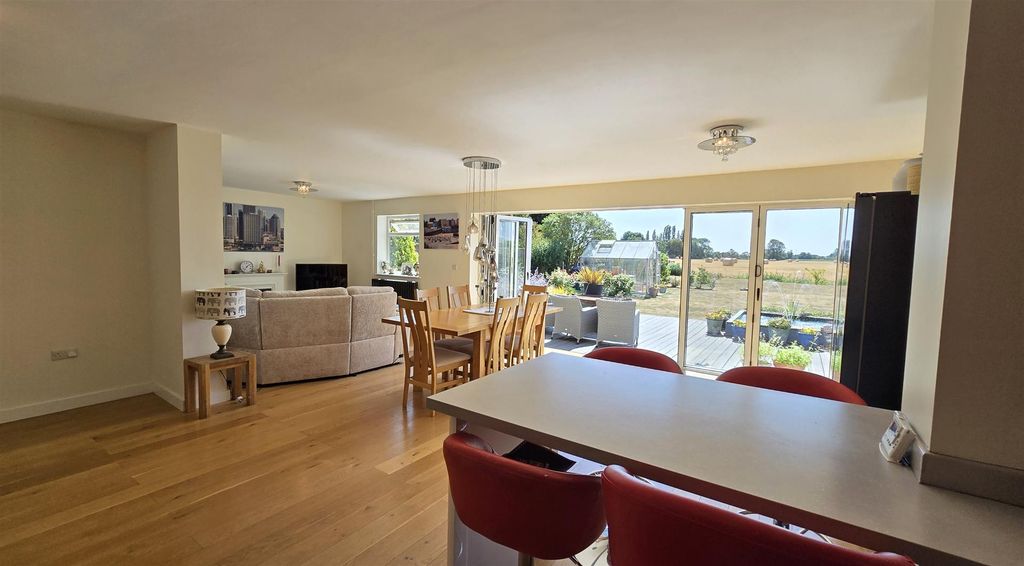 Property photo 2 of 17 Open Plan Living