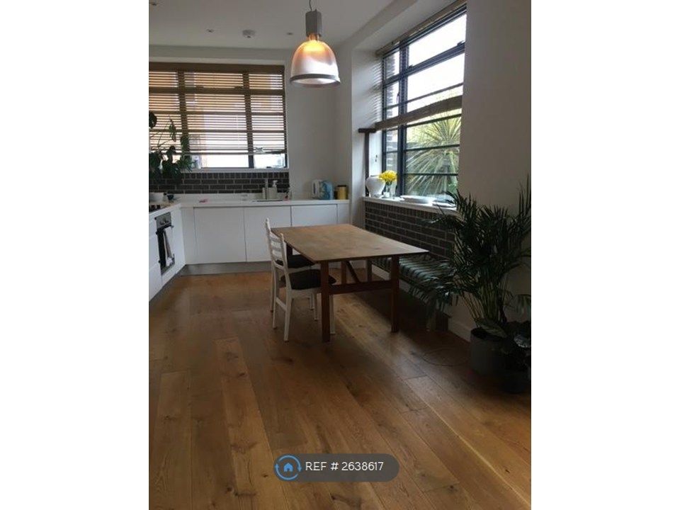 Property photo 2 of 12 Kitchen