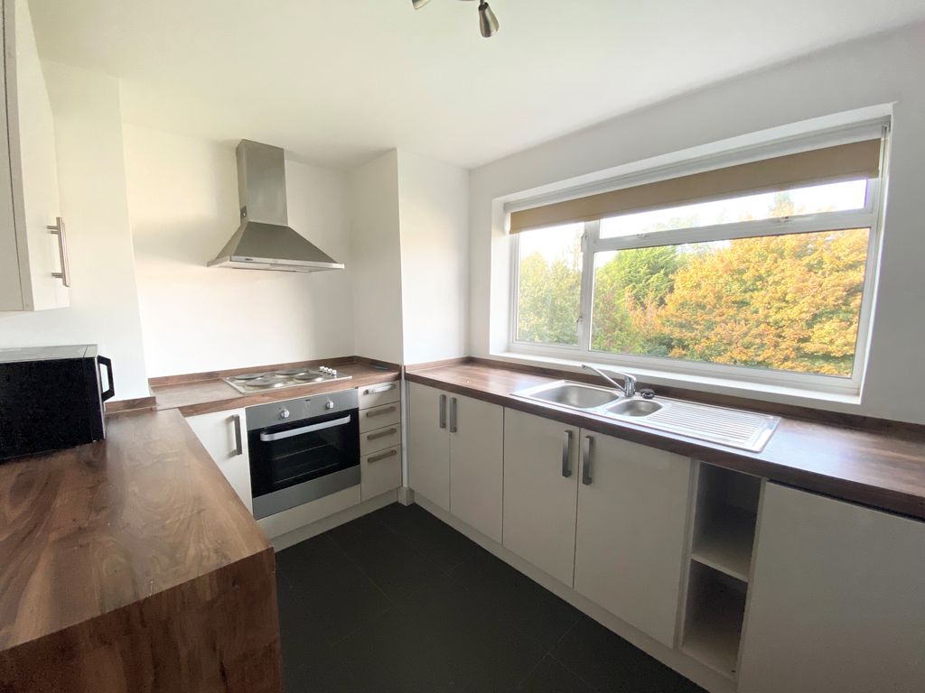 Property photo 1 of 7 Kitchen