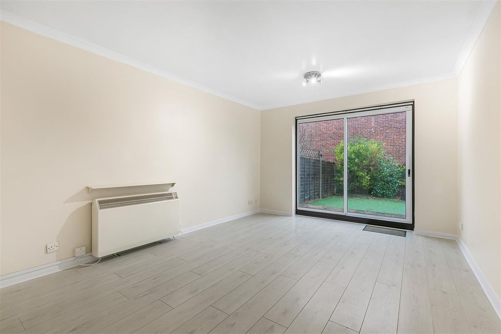 Property photo 3 of 14 7_71130.Jpg