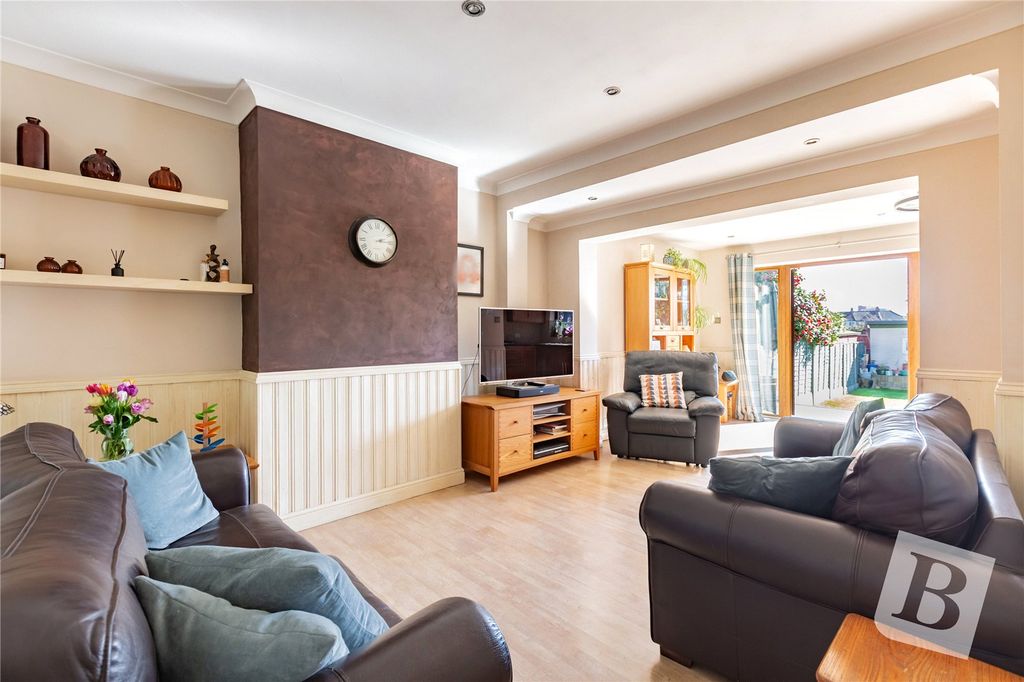 Property photo 2 of 14 Sitting Room