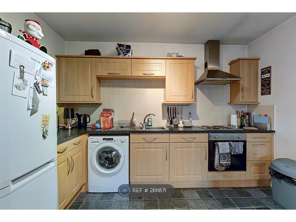 Property photo 3 of 7 Kitchen