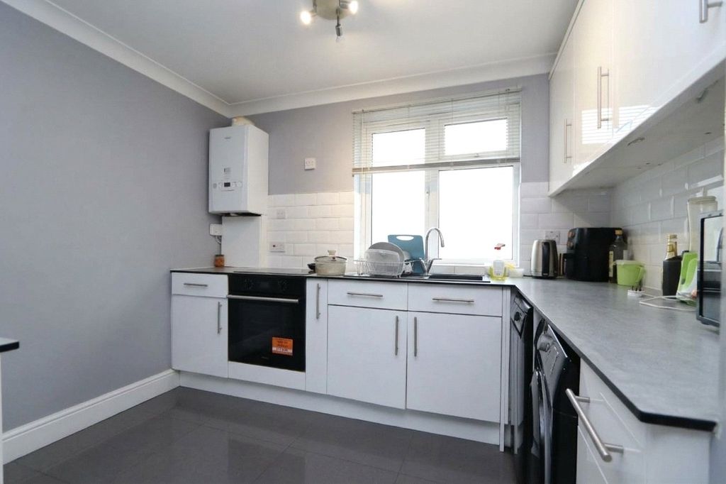 Property photo 2 of 8 Picture No. 04