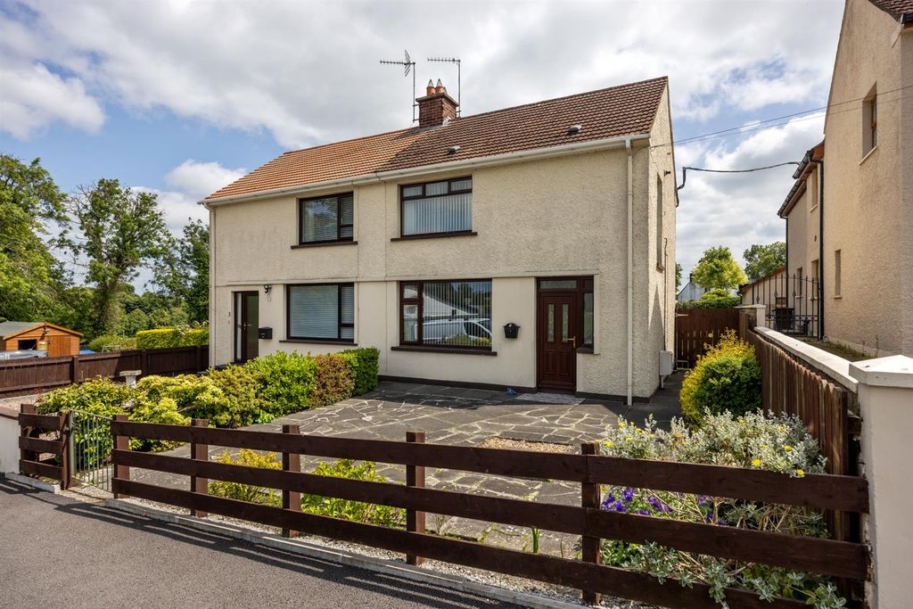 Property photo 1 of 19 4 Hihllside 18.Jpg