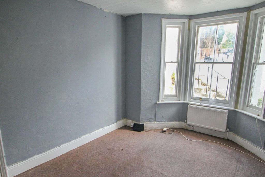 Property photo 2 of 11 4 Aldborough Road, St. Leonards-On-Sea East Sussex Tn37 6Se