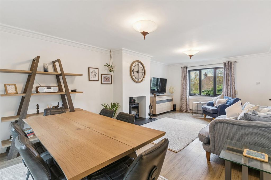 Property photo 3 of 26 Sitting Room