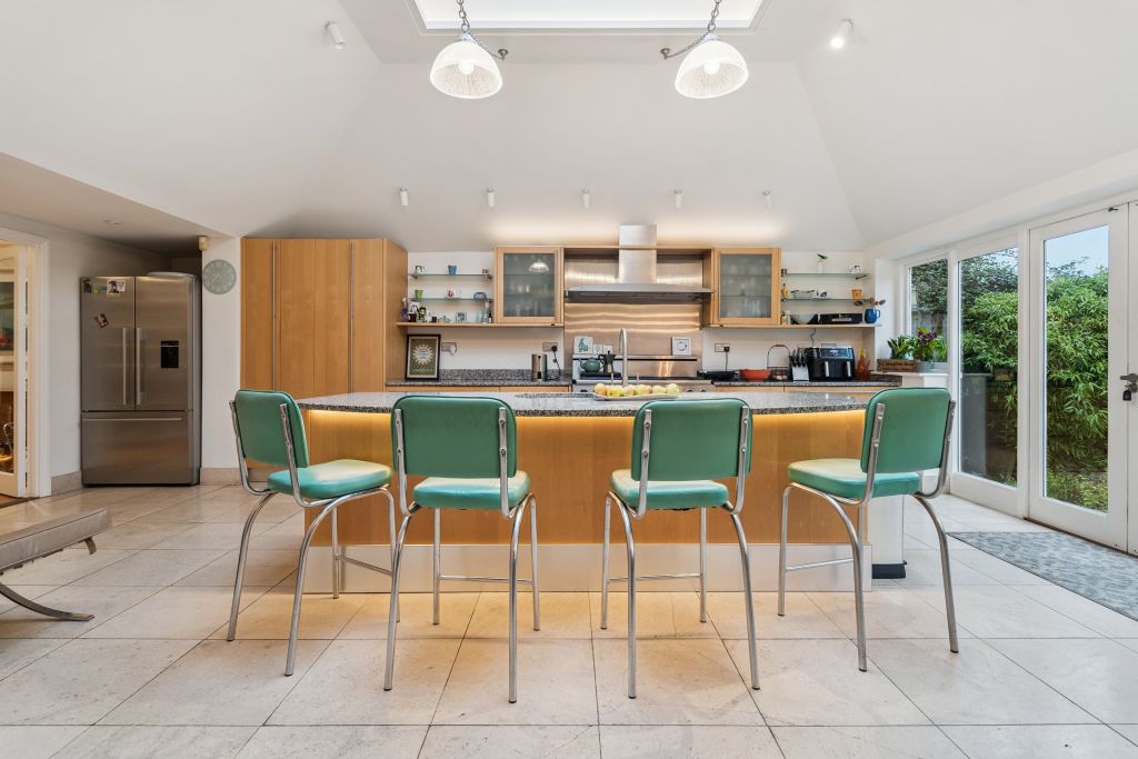 Property photo 3 of 14