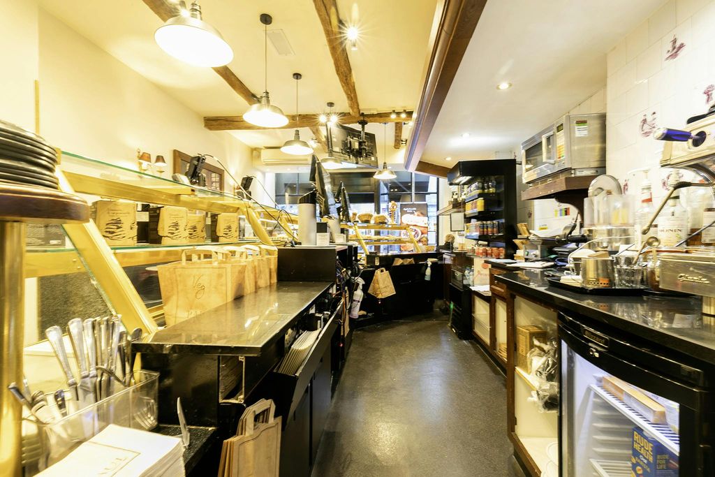 Property photo 2 of 9 302 Upper Street 13.Jpg