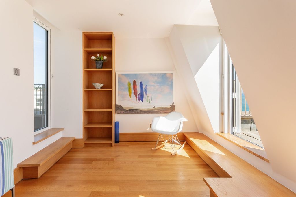 Additional image 5 of 3 bed penthouse for salePercival Mansions, Brighton BN2