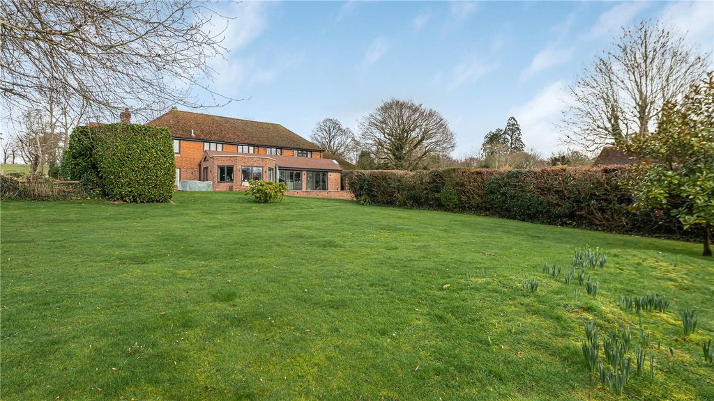 Property photo 2 of 32 Garden