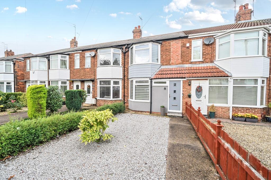 Property photo 1 of 16 Front Of House And Front Garden