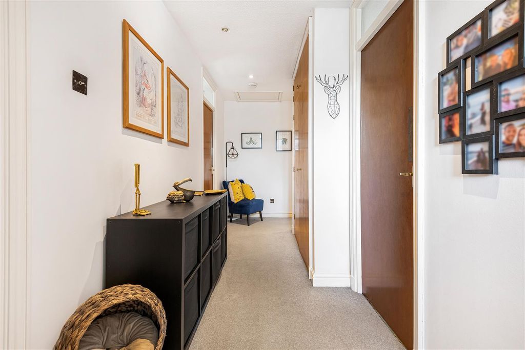 Property photo 3 of 16 17_78672.Jpg