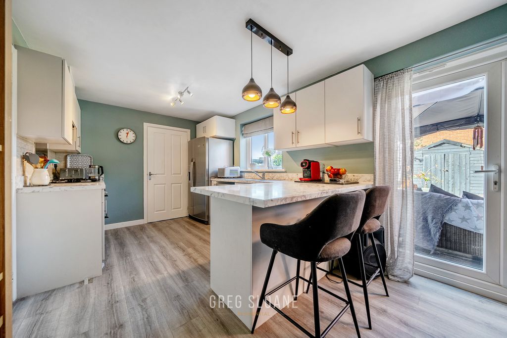 Property photo 2 of 18 1524128-9-1A0F2Edf5A5E6