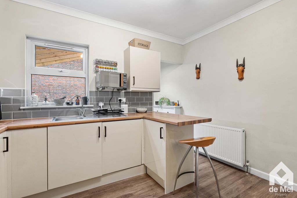 Property photo 3 of 13 Photo 11