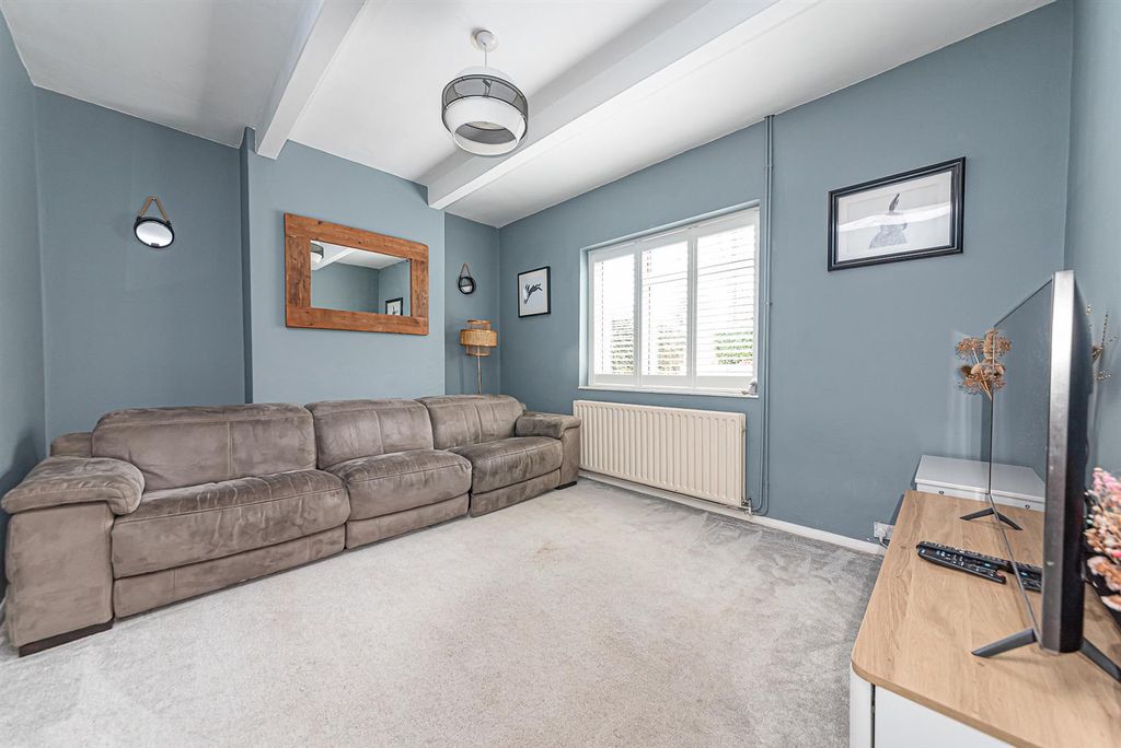 Property photo 2 of 21 Lounge