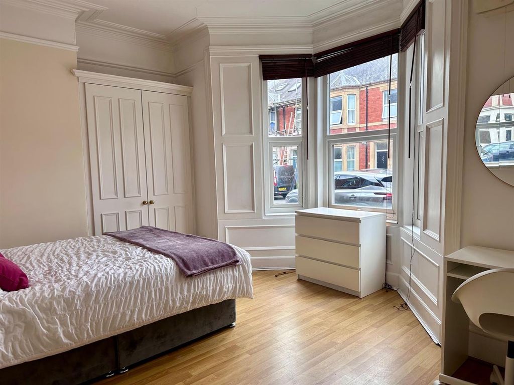 Property photo 3 of 12 Bedroom One A.Jpg
