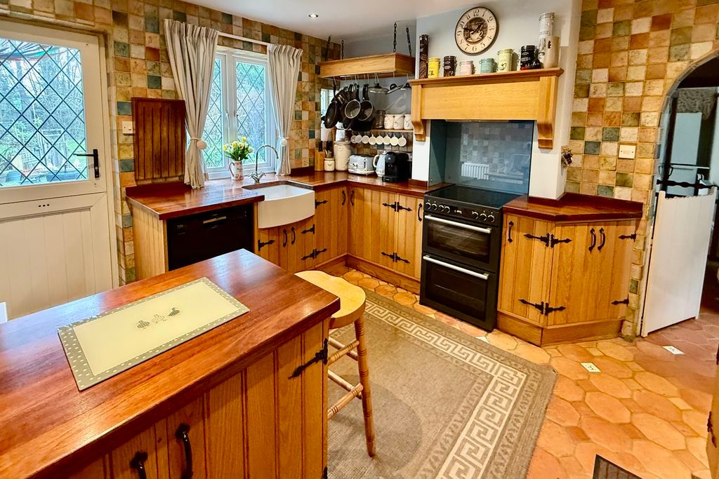 Property photo 2 of 33 Photo 13