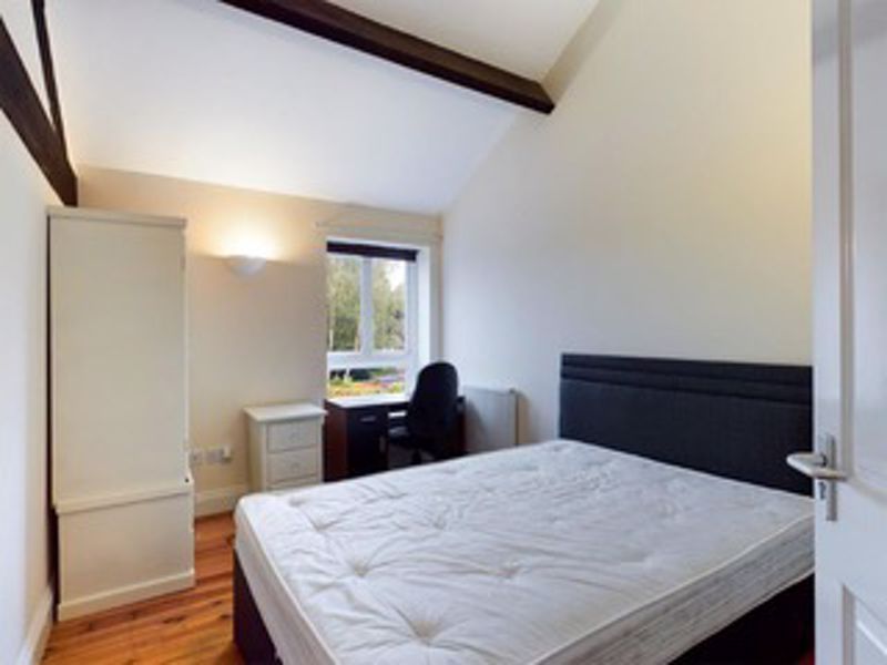Property photo 1 of 12 Bedroom (2)