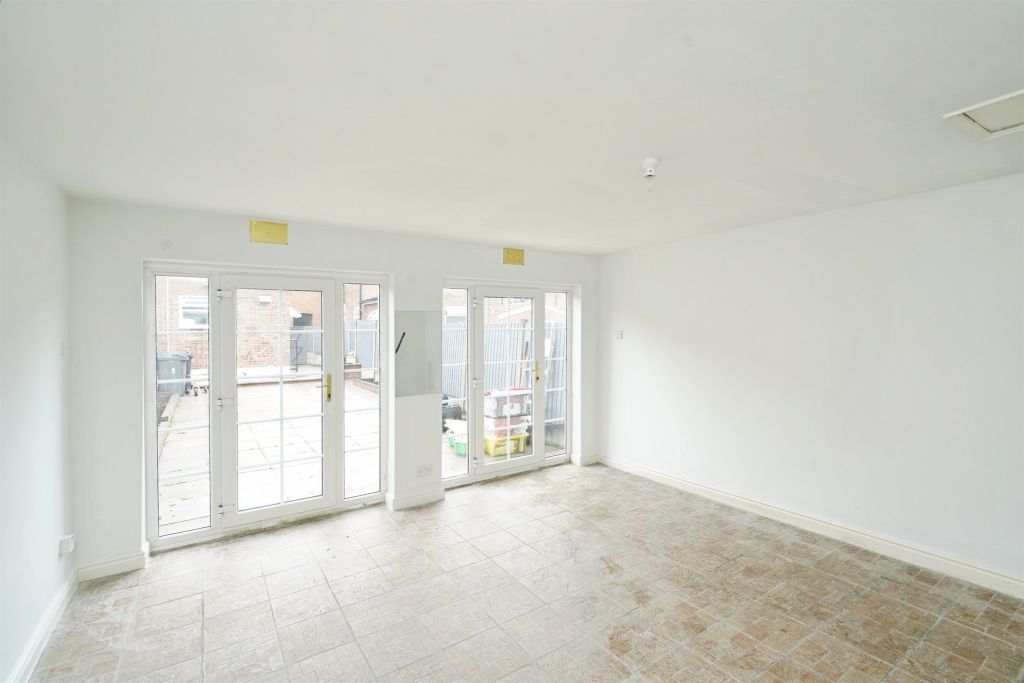 Property photo 3 of 25