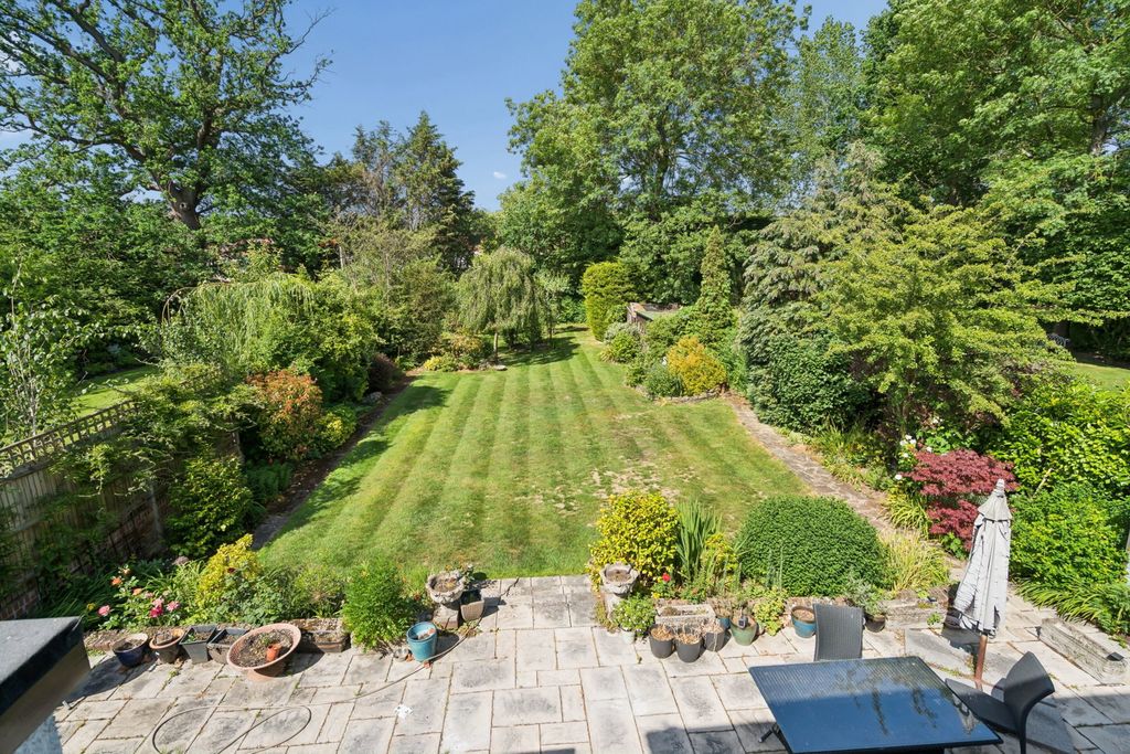 Property photo 2 of 18
