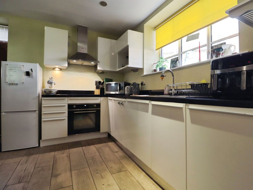 Property photo 3 of 37