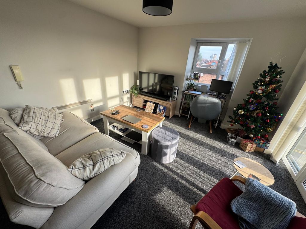 Property photo 2 of 11