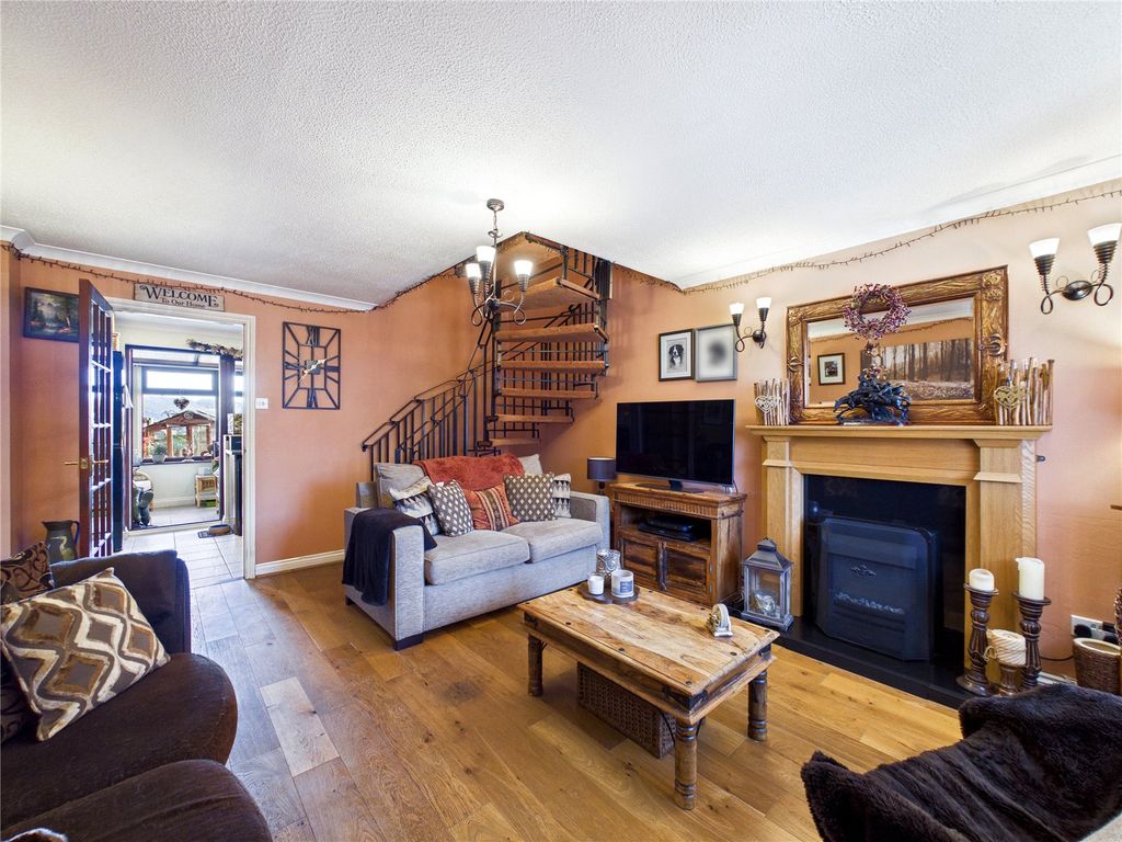 Property photo 2 of 15 Picture No. 16