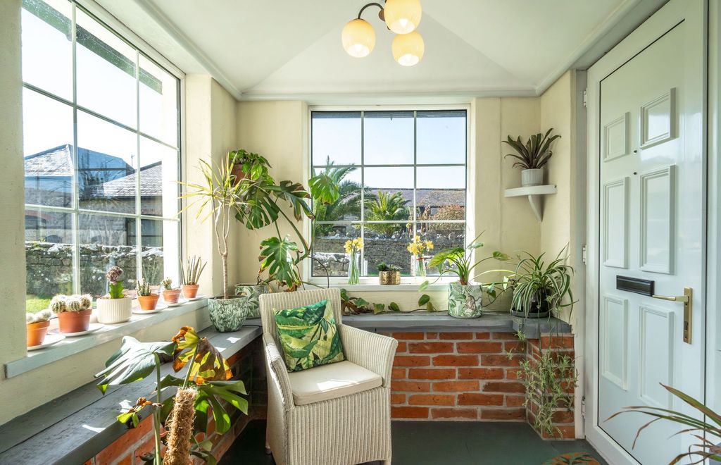 Property photo 2 of 44